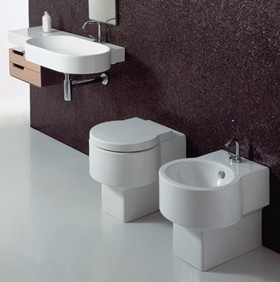 Flame 4 Piece Bathroom Suite.