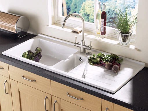 Jersey 1.5 bowl sit-in ceramic kitchen sink with right hand drainer. additional image