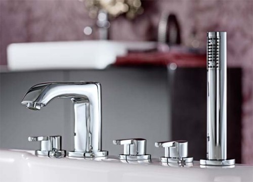 5 Tap Hole Bath Shower Mixer Tap With Shower Kit (Chrome). additional image