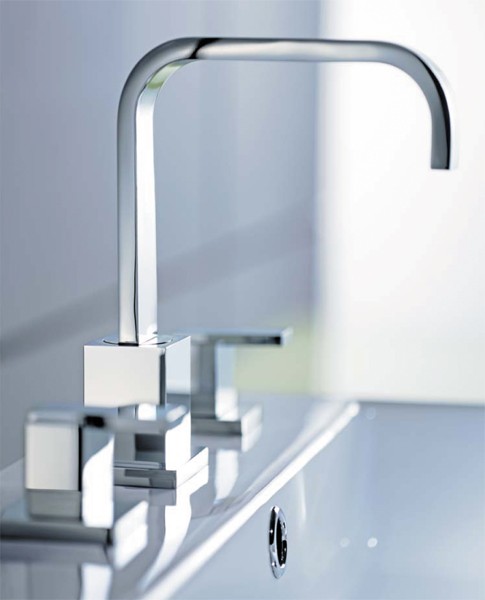 3 Tap Hole Basin Mixer Tap With Click-Clack Waste (Chrome). additional image