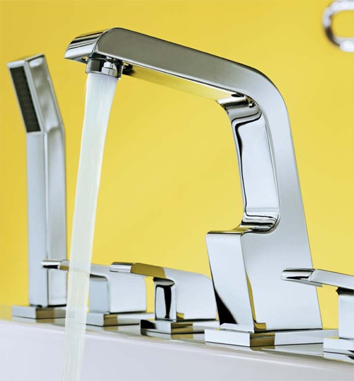 5 Tap Hole Bath Shower Mixer Tap With Shower Kit (Chrome). additional image