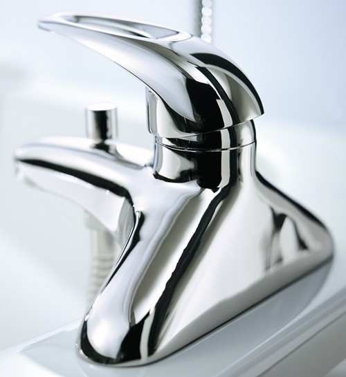 Bath Shower Mixer Tap With Shower Kit (Chrome). additional image