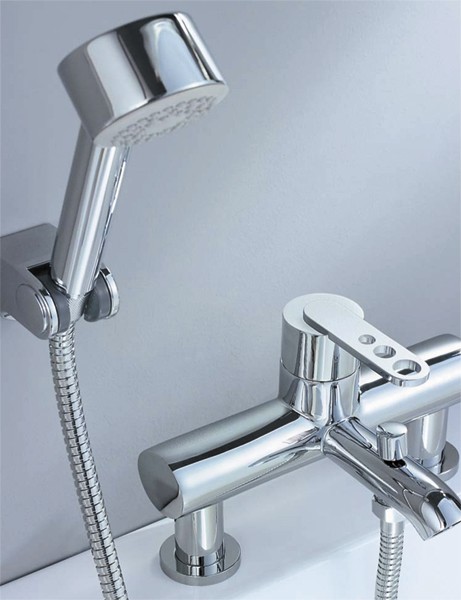 Bath Shower Mixer Tap With Shower Kit (Chrome). additional image