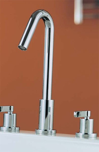 3 Tap Hole Bath Filler Tap (Chrome). additional image